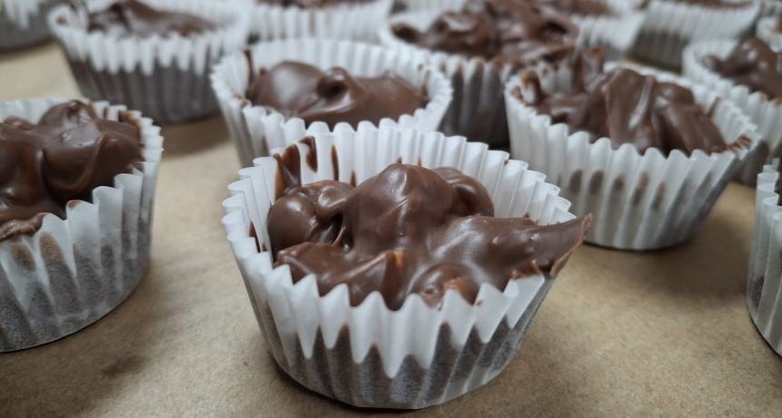 gluten free peanuts in chocolate